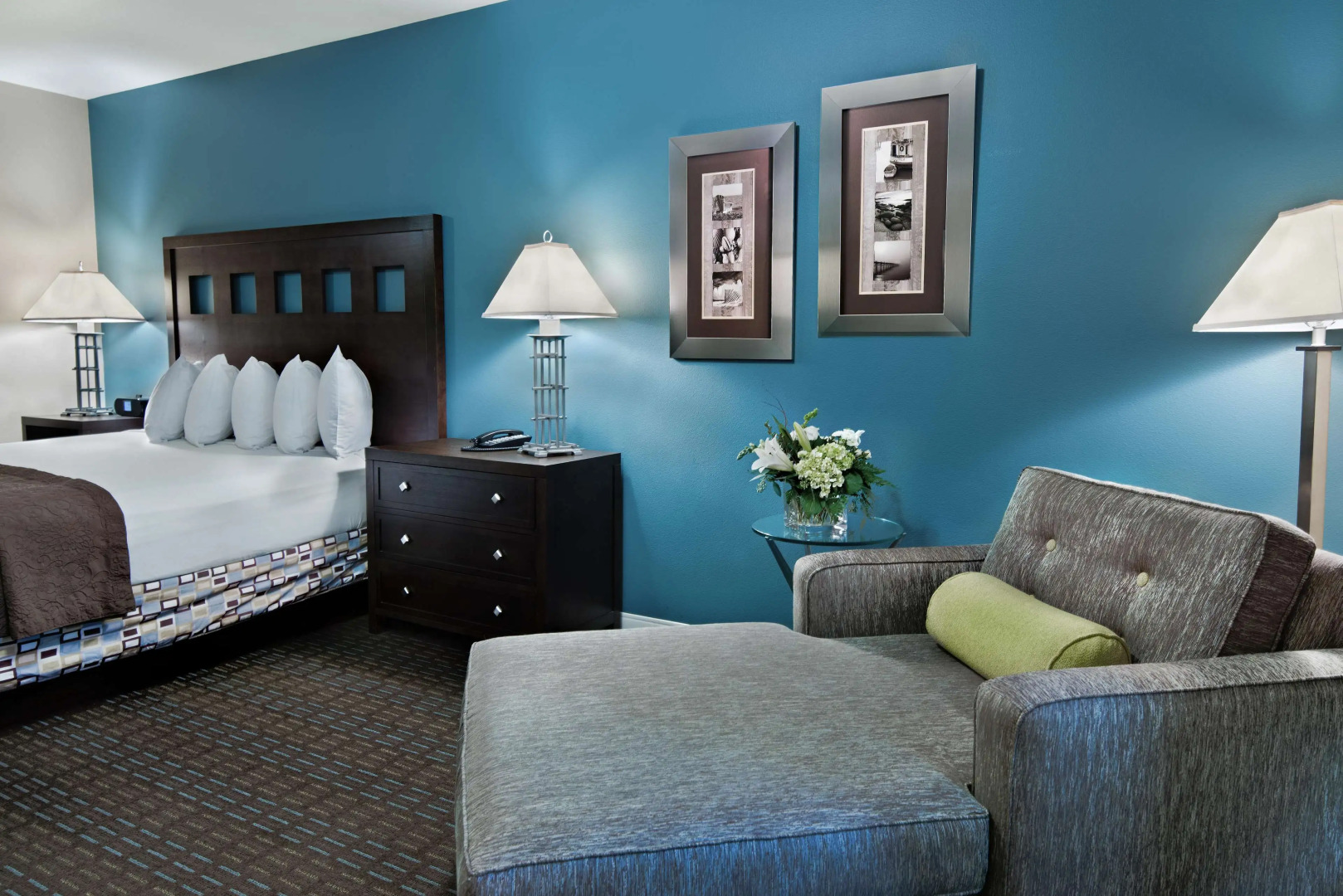 Oxford Suites Silverdale