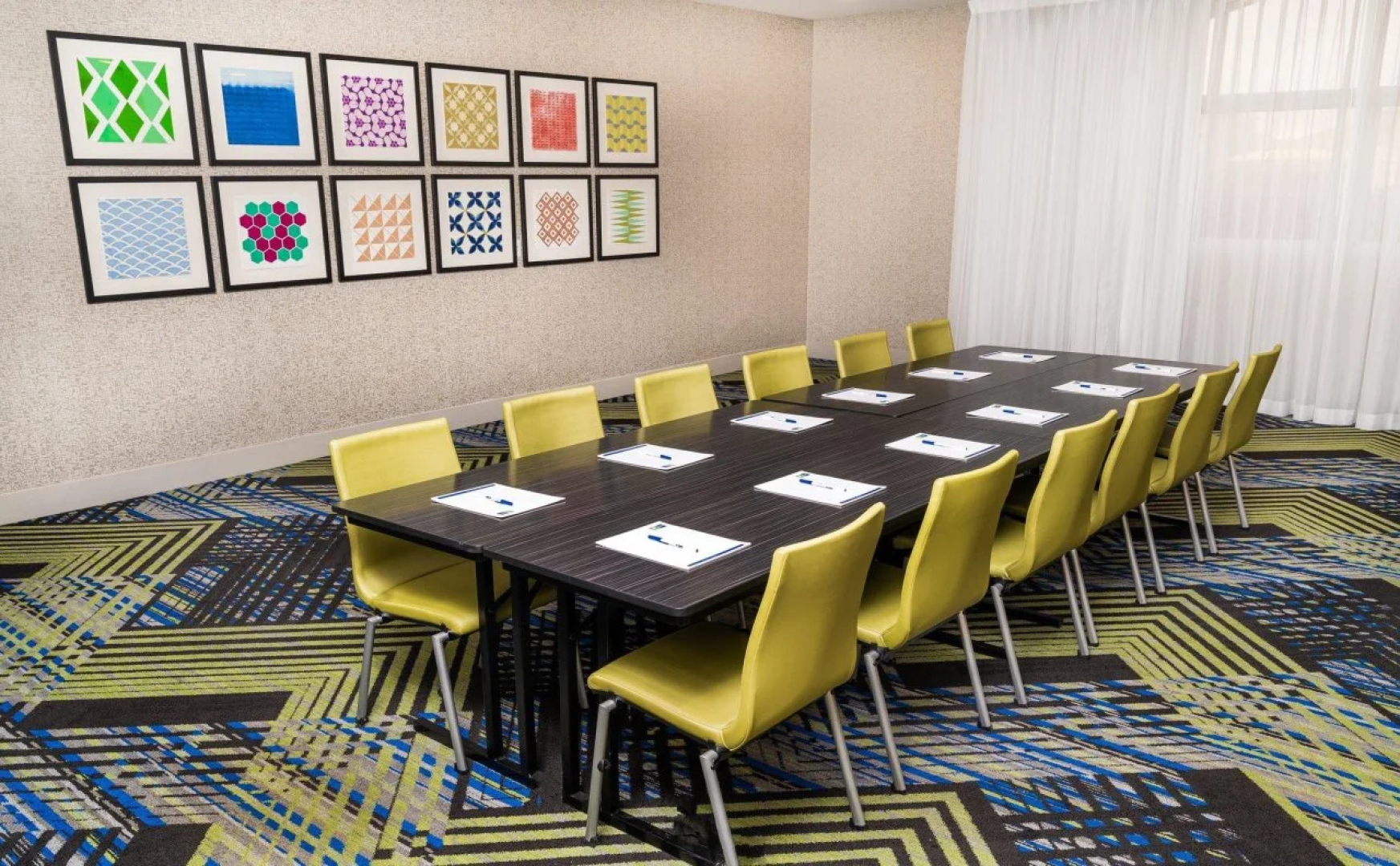 Holiday Inn Express & Suites Las Vegas SW - Spring Valley by IHG