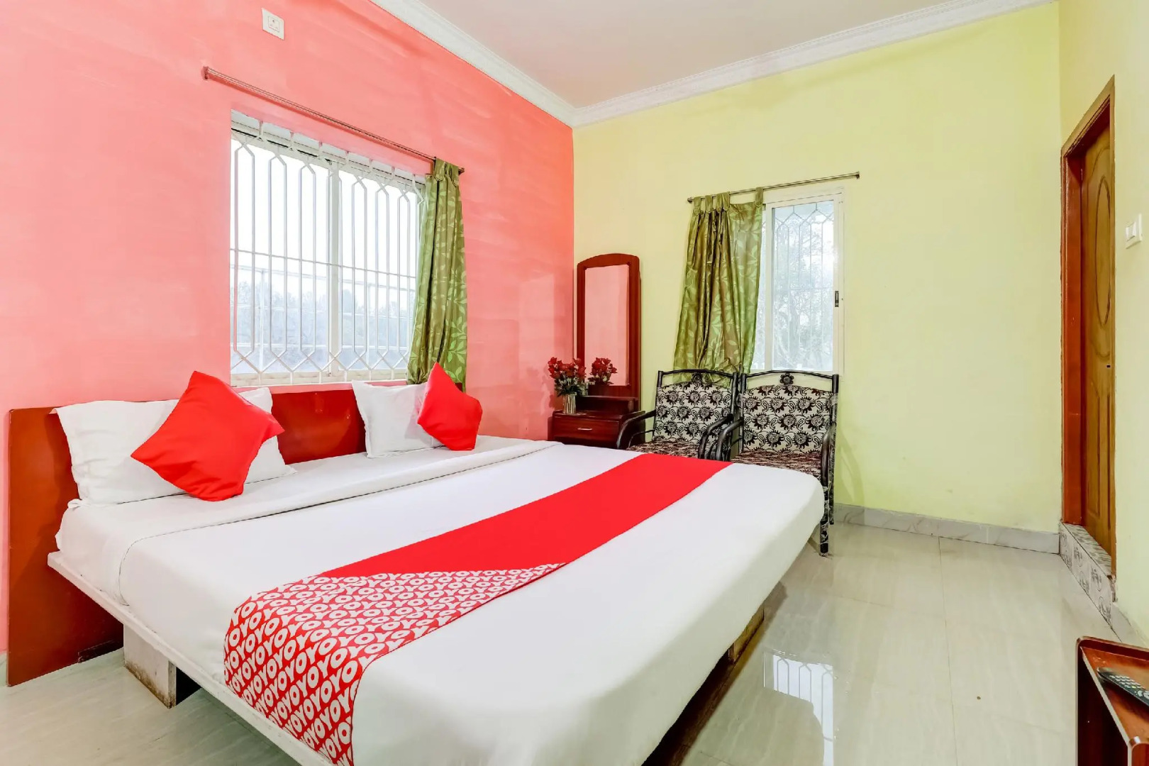 OYO 77321 Jayamuragan Stays