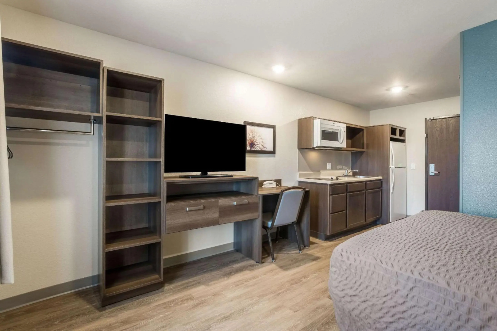 WoodSpring Suites Colton
