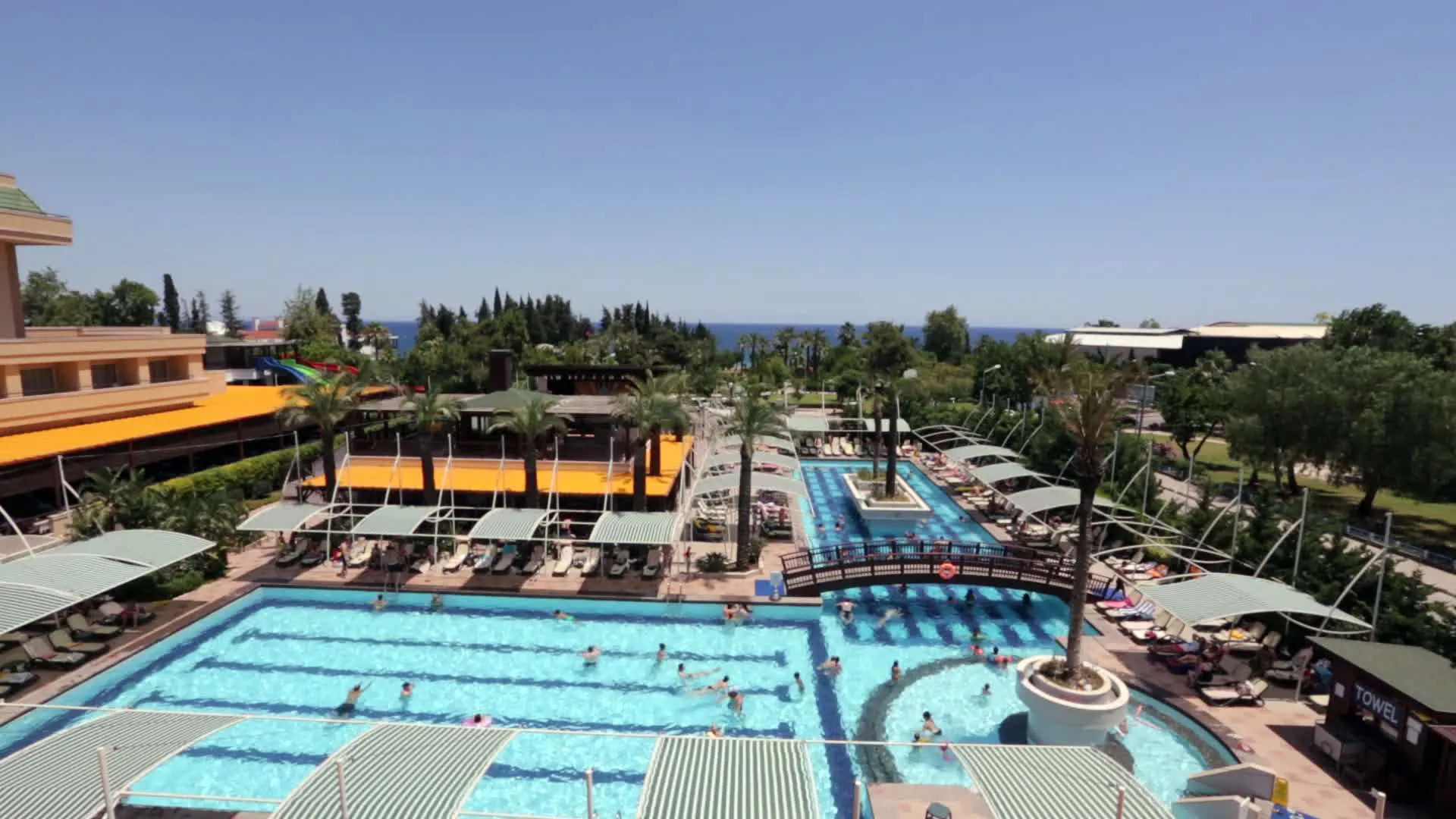 Crystal De Luxe Comfort Collection