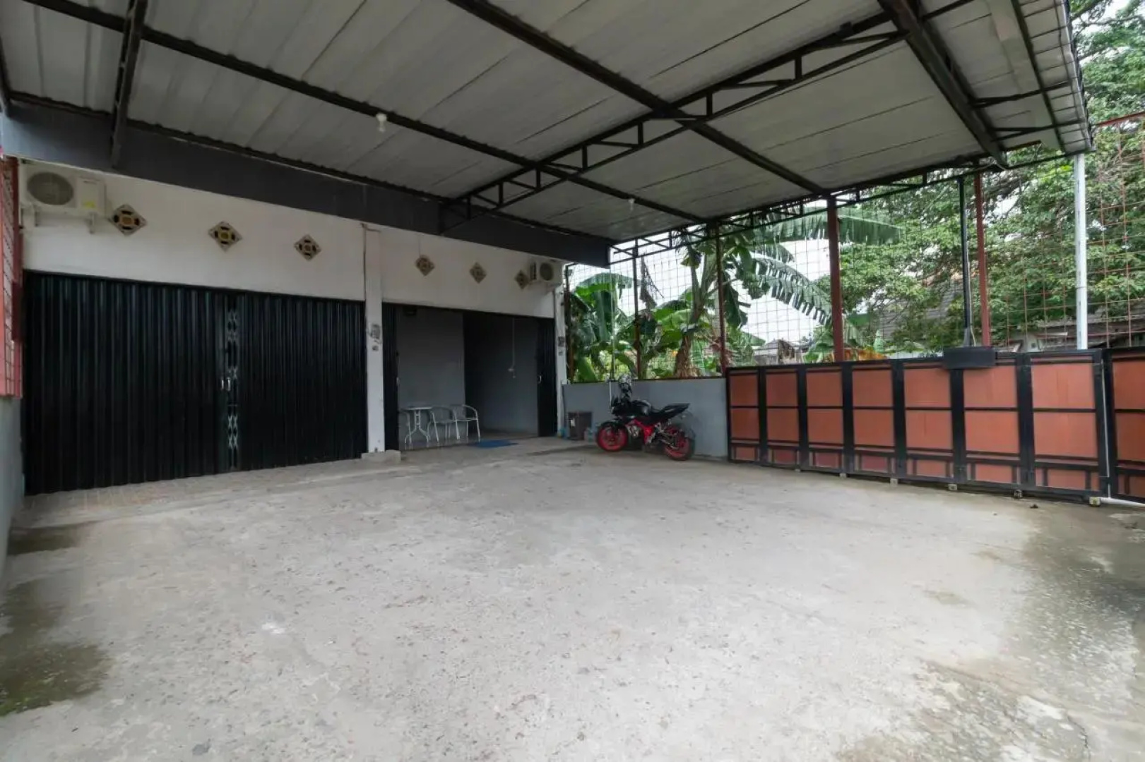 RedDoorz Plus near Palembang Trade Center 2