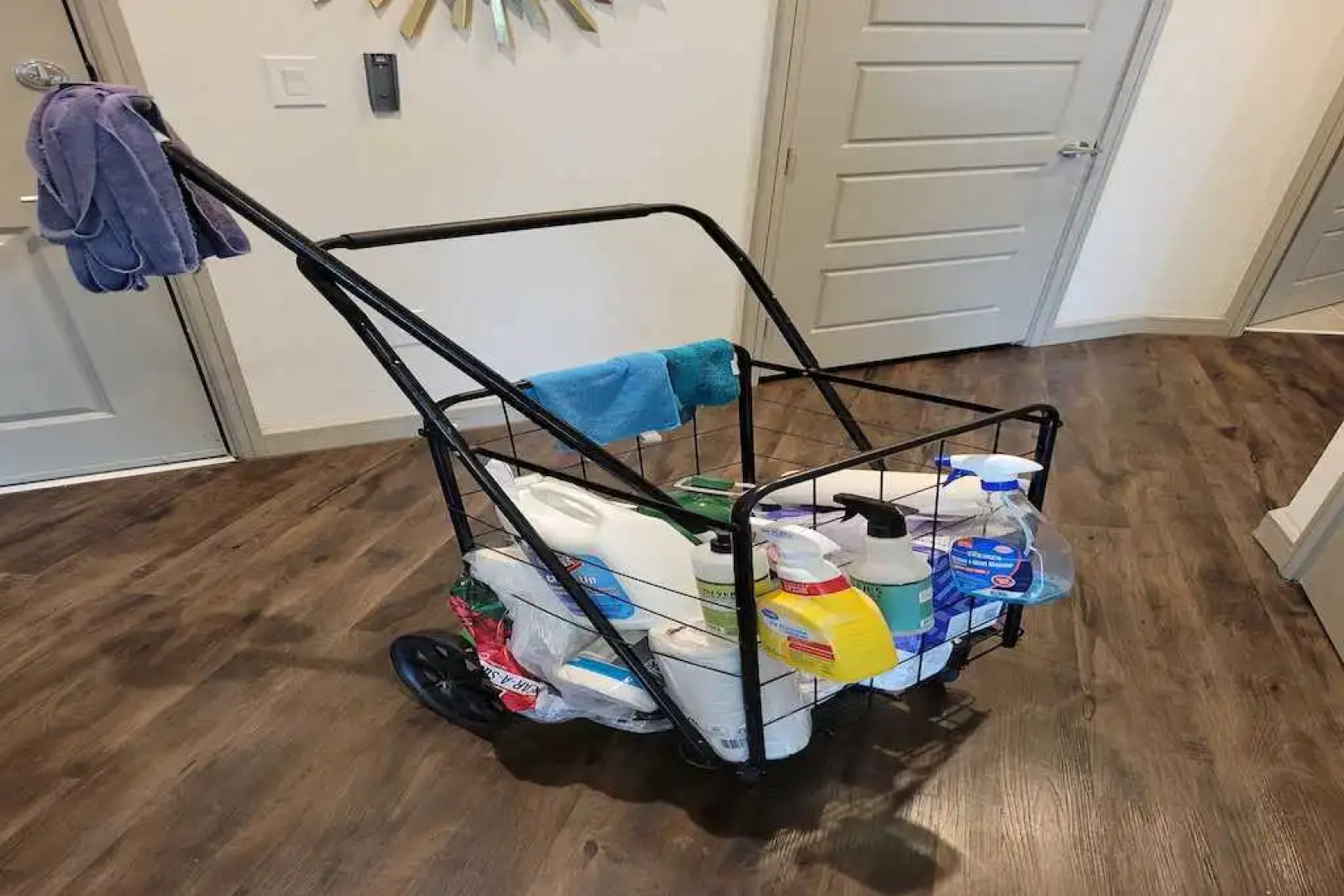 Spacious Apt With Amenities! Downtown Location!