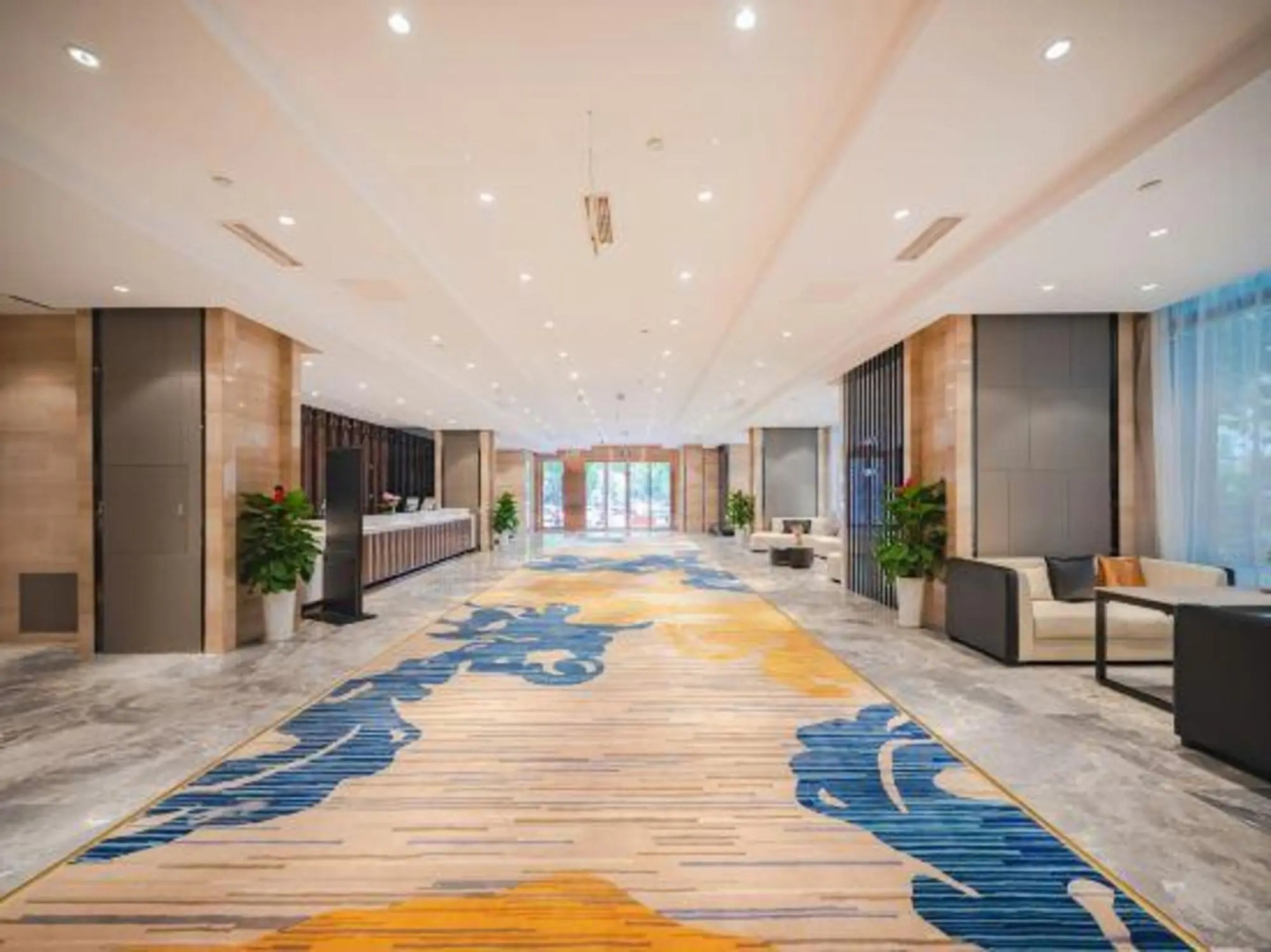 Totem Impress Hotel