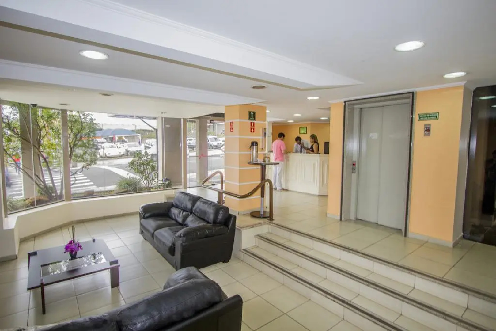 Láparos Hotel