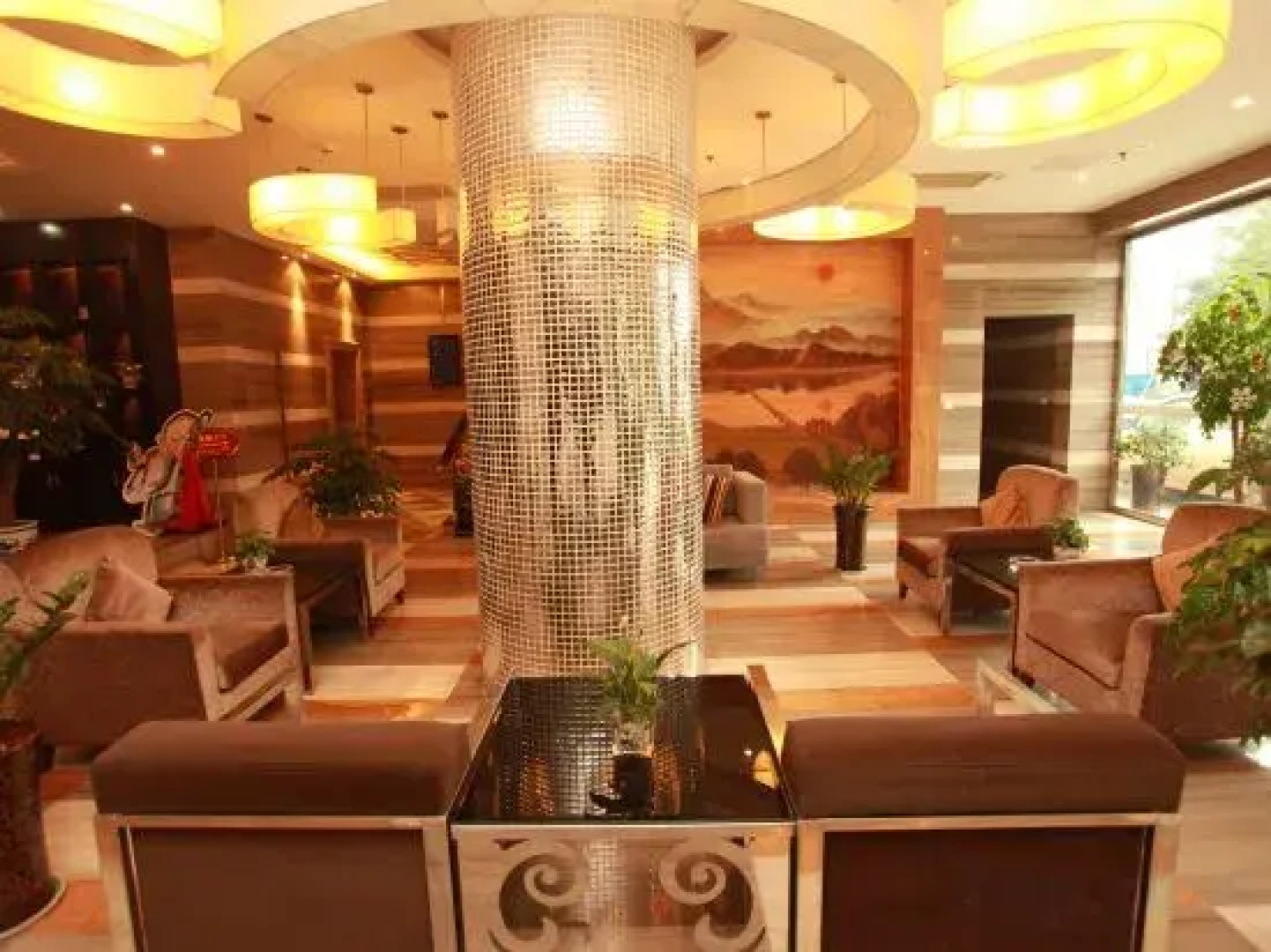 Pengshan Jiaxiang Business Hotel