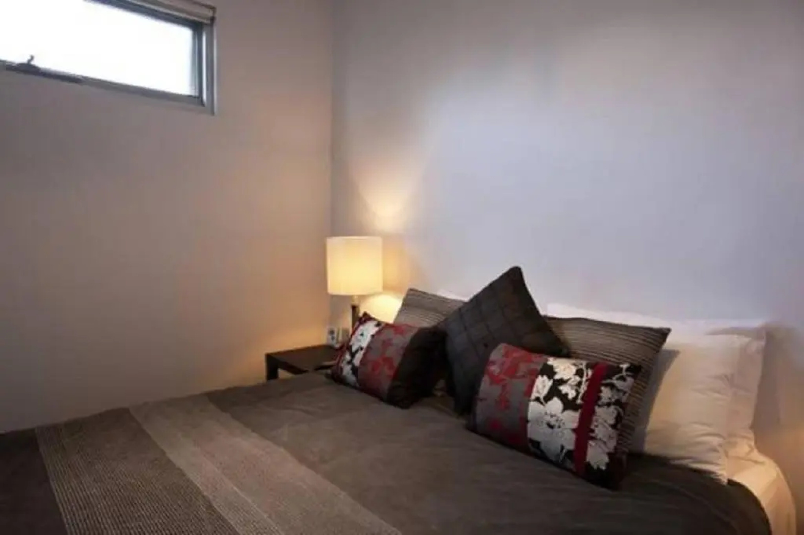 Battery Cove Beach Front Apartment
