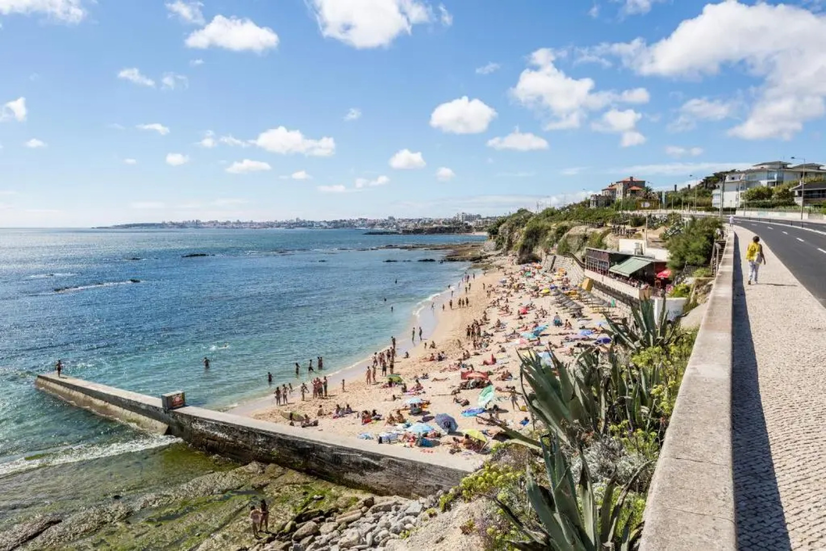 Perfect to Enjoy Lisbon Cascais and Sintra at 1200 metres to metro blue line and Sintra Rail line