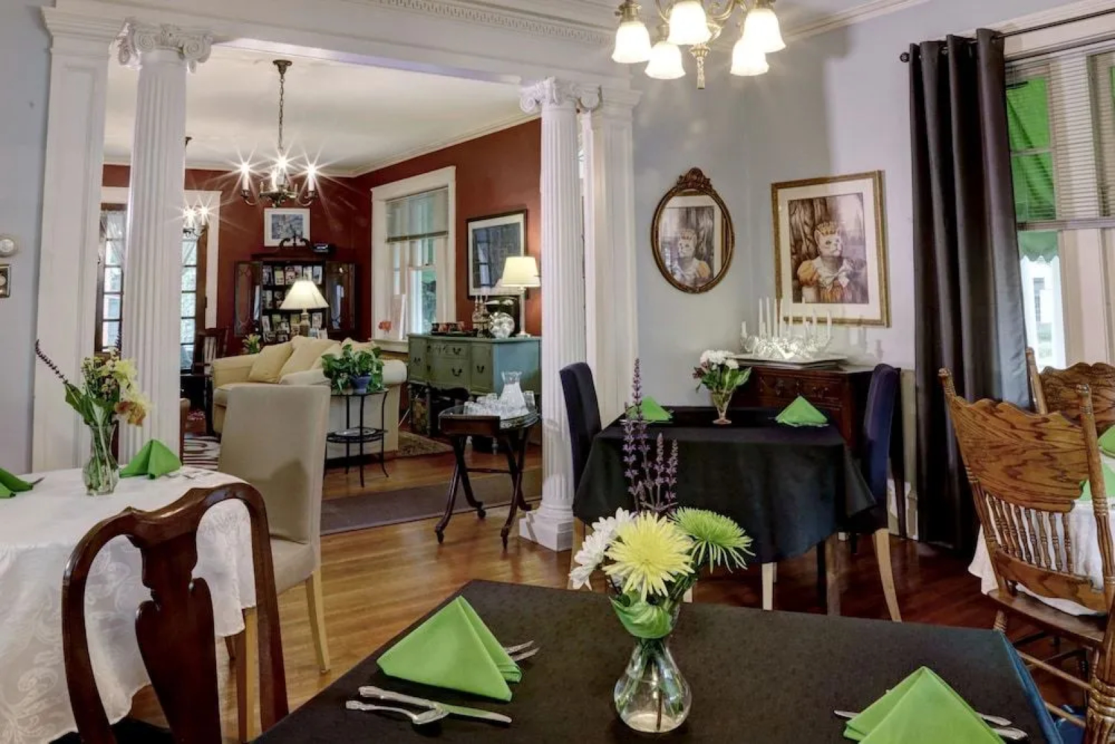 Olde Square Inn Bed and Breakfast