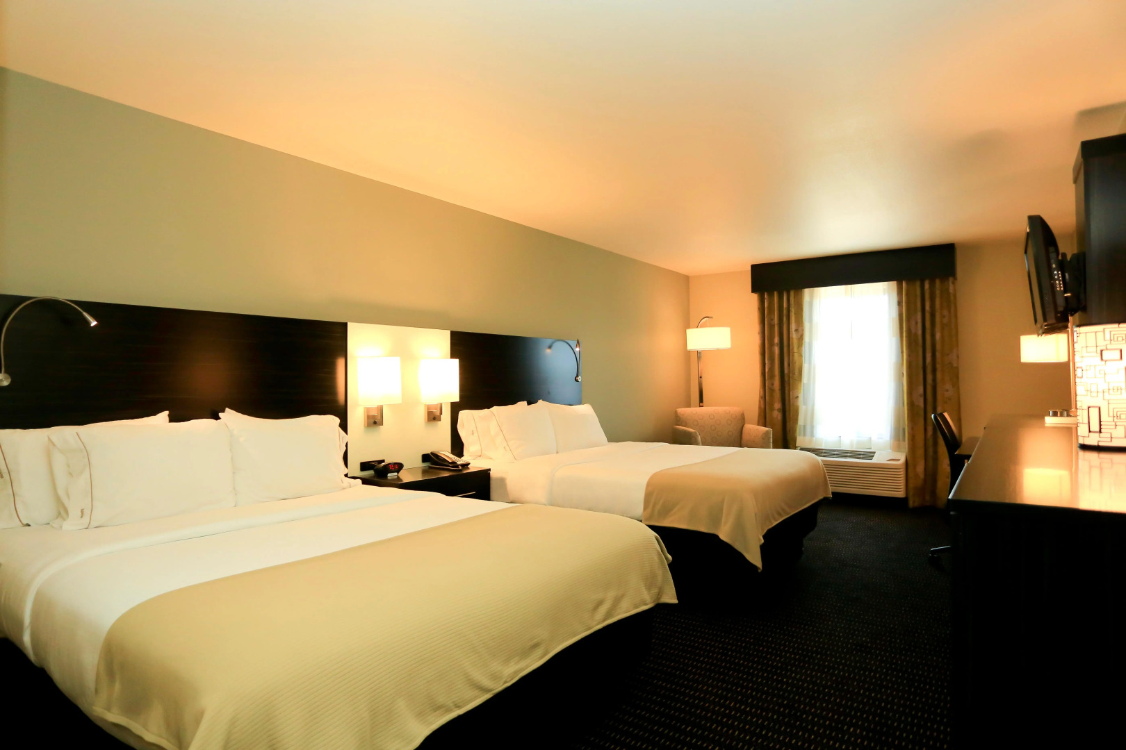 Holiday Inn Express Hotel & Suites Marion Northeast by IHG