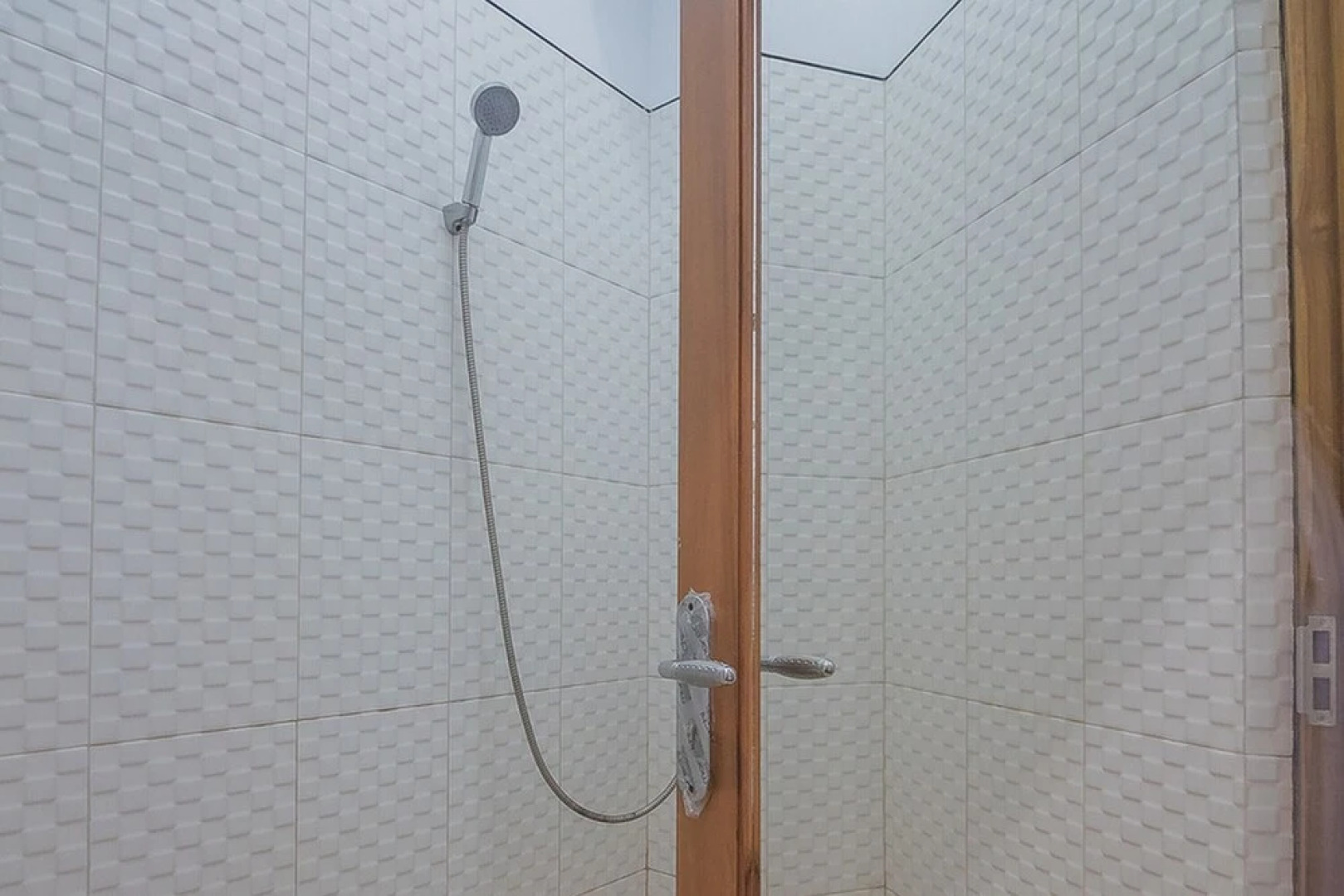 RedDoorz Plus near Alun Alun Kuningan