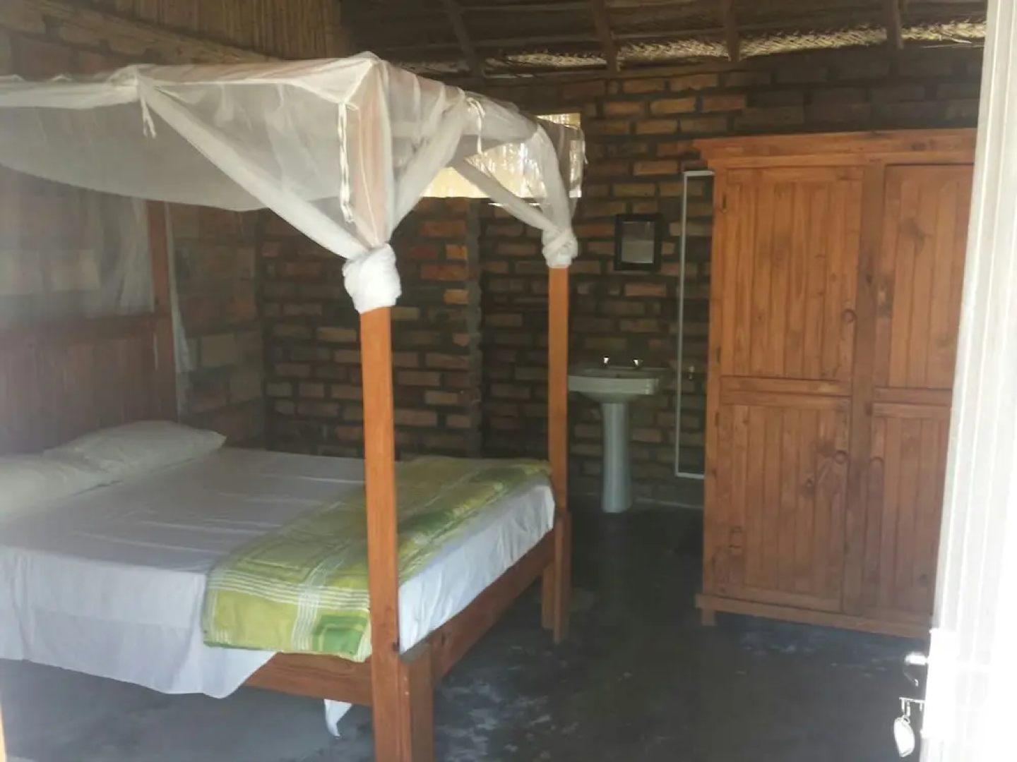 Palm Grove Lodge