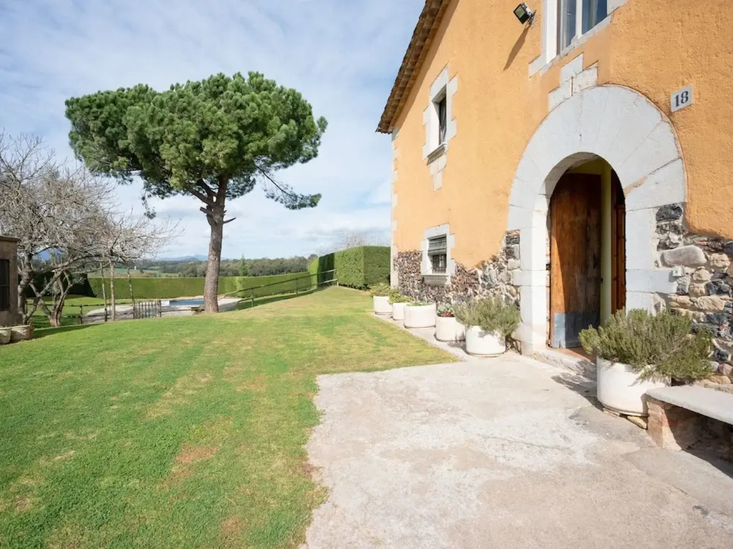 Vibranr Holiday Home in Aiguaviva With Swimming Pool