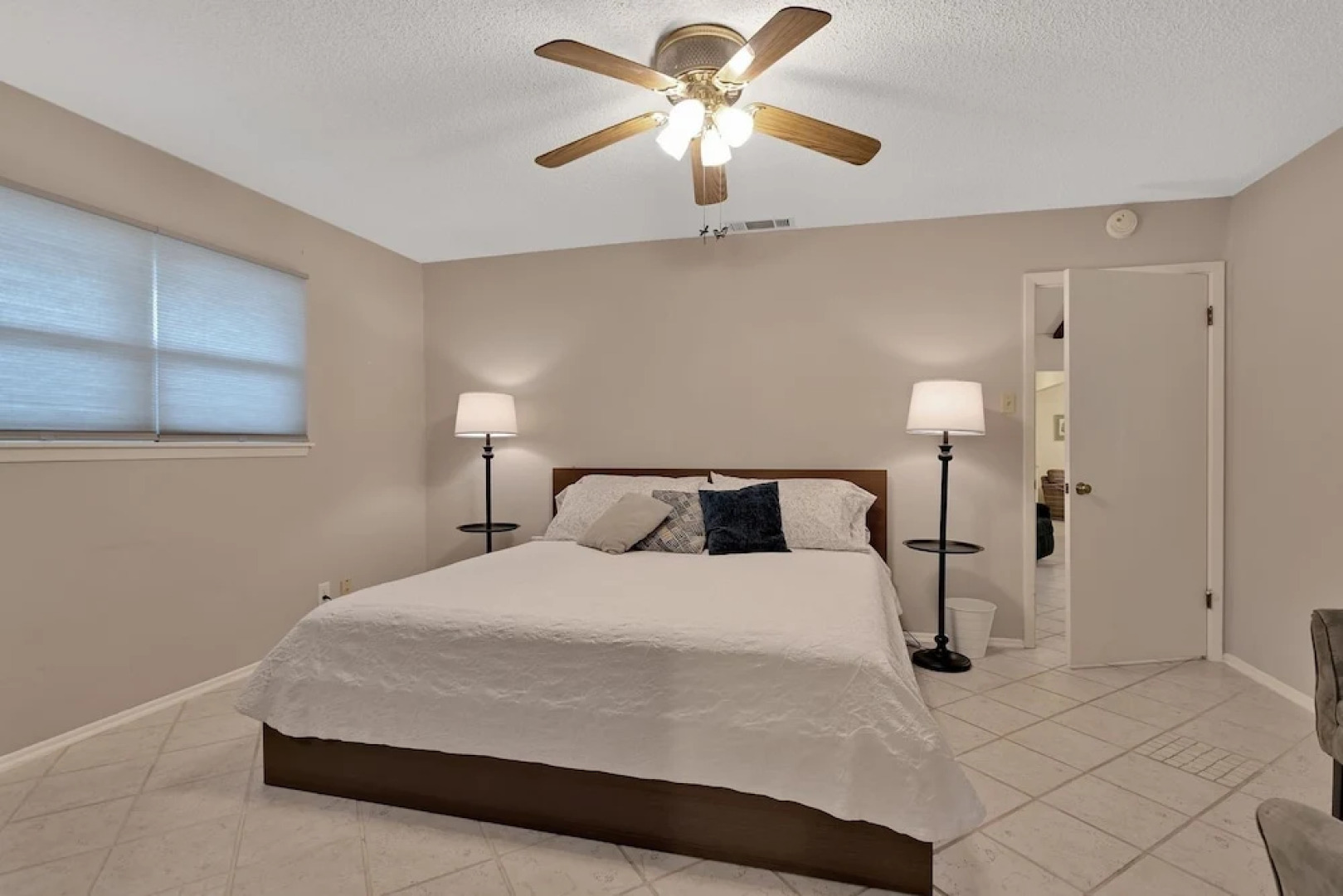 Comfy Home W/ Great Accessibility 3 Bedroom Home by RedAwning