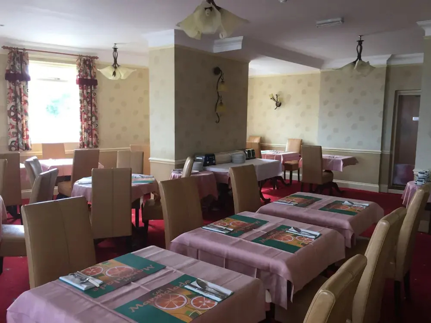 Sandown Hotel