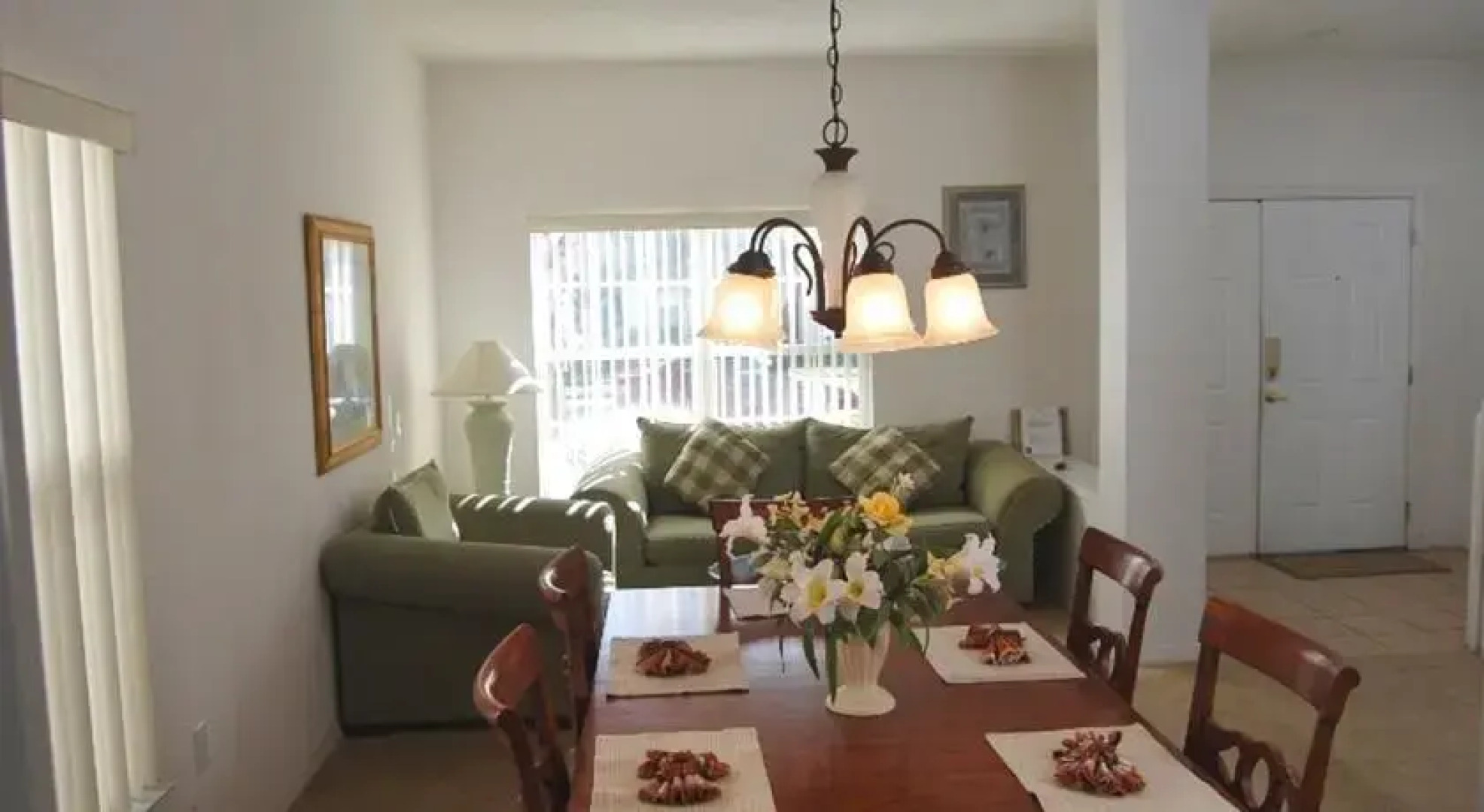 Five Bedroom House in Colombian Lakes by CFL Vacations