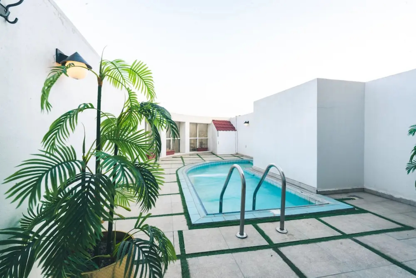 Platinum Alkhamseen Serviced Apartments