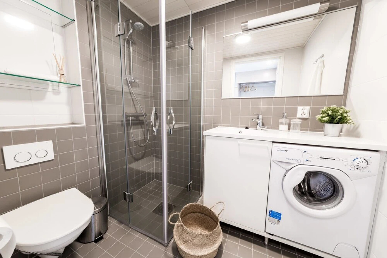 SSA Spot studio apartment ID 5002B22