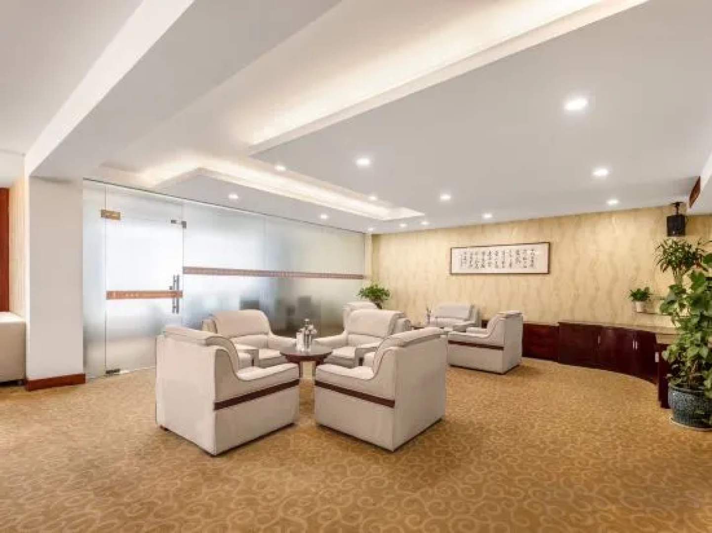 Royal Plaza Hotel