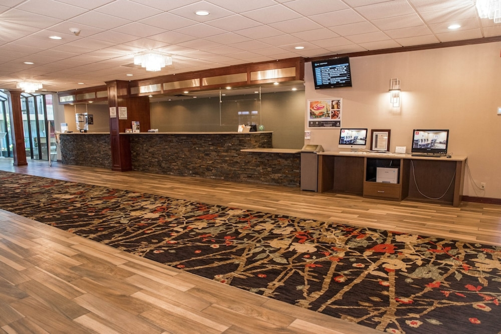 Grand Idaho Inn & Suites