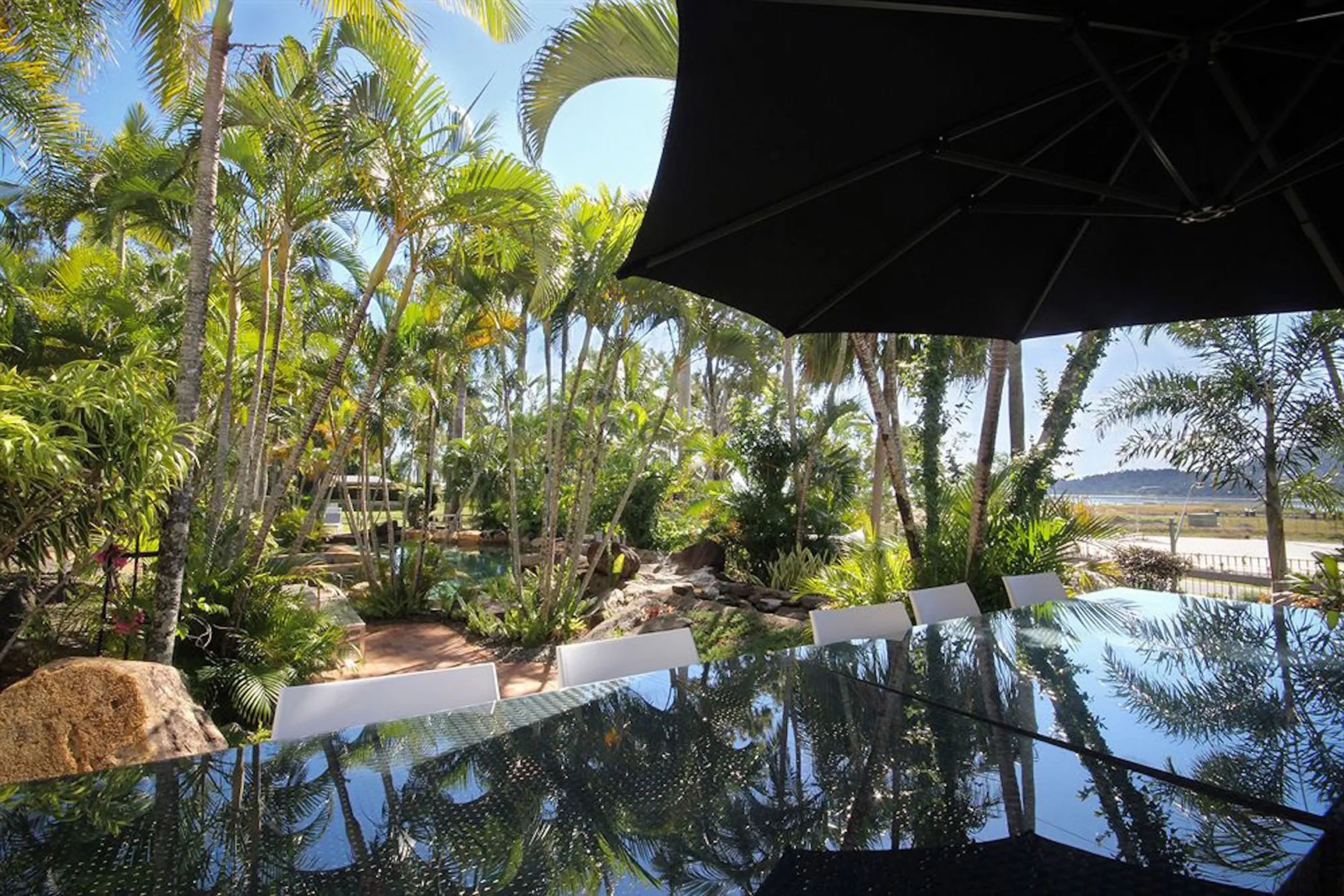 Colonial Palms Motor Inn