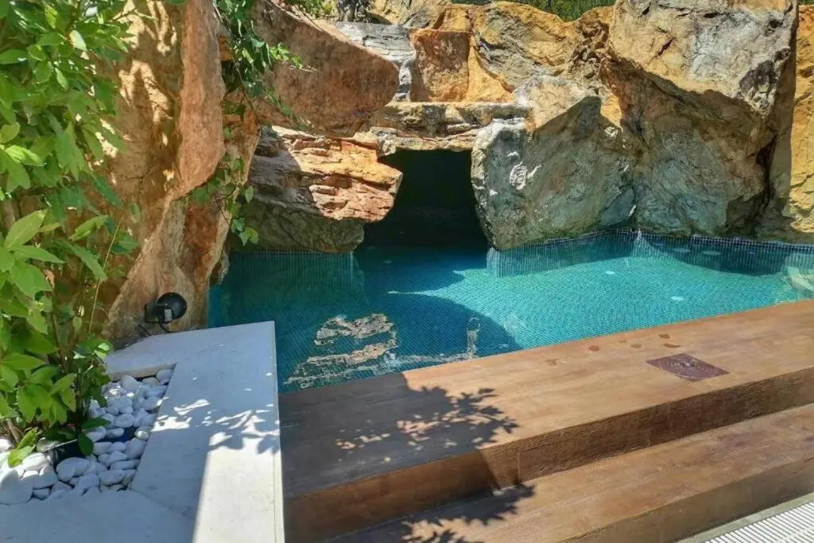 Modern Top Floor Sea View 3BR with Pools, Spa & Fitness