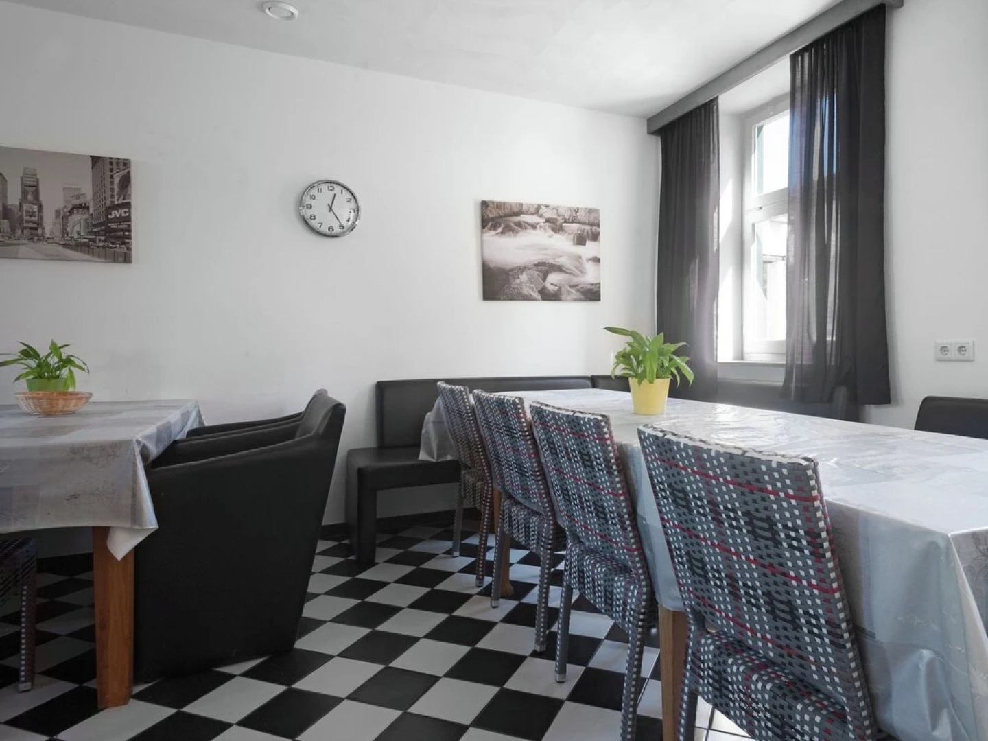 Vintage Farmhouse in Bemelen with Forest near