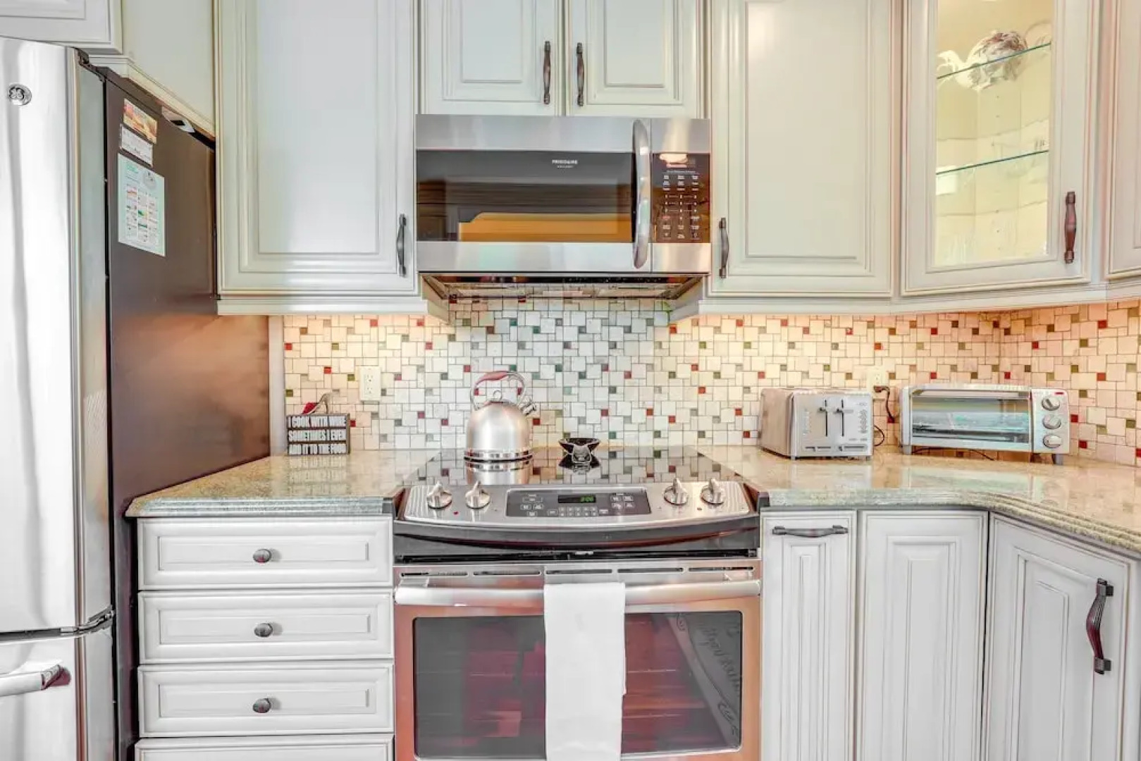 Cozy Singer Island Condo: Walk to Beach & Marina!