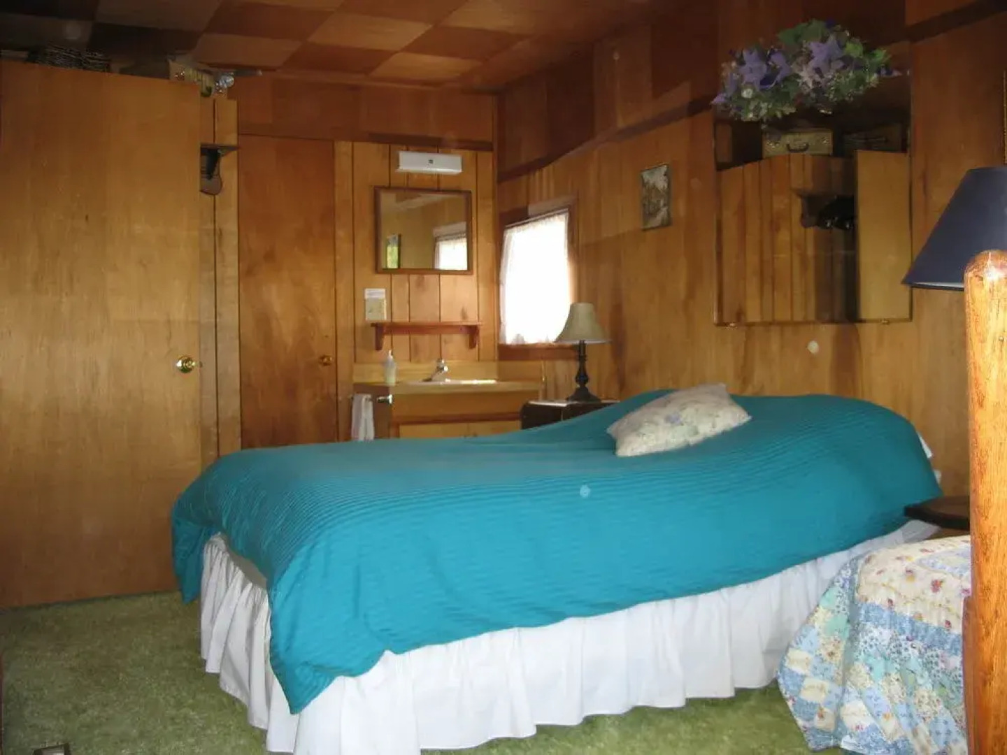 McKenzie River Inn B&B and Cabins