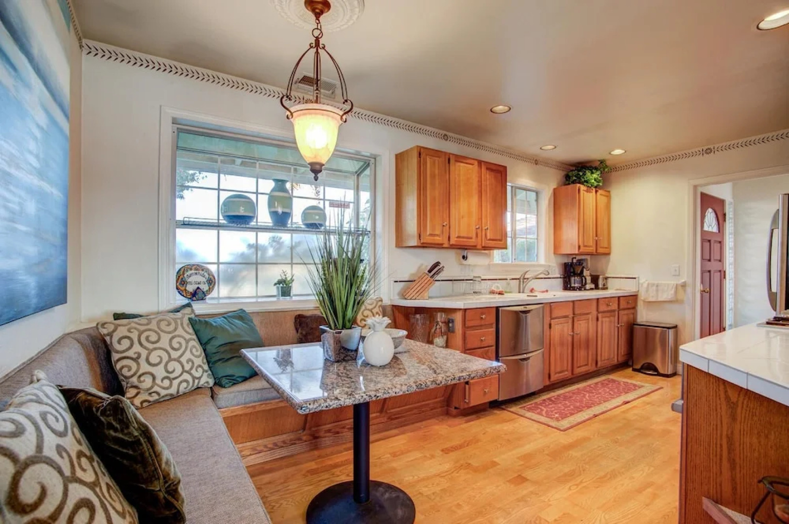 4 BR Waterfront Home Private Beach by RedAwning