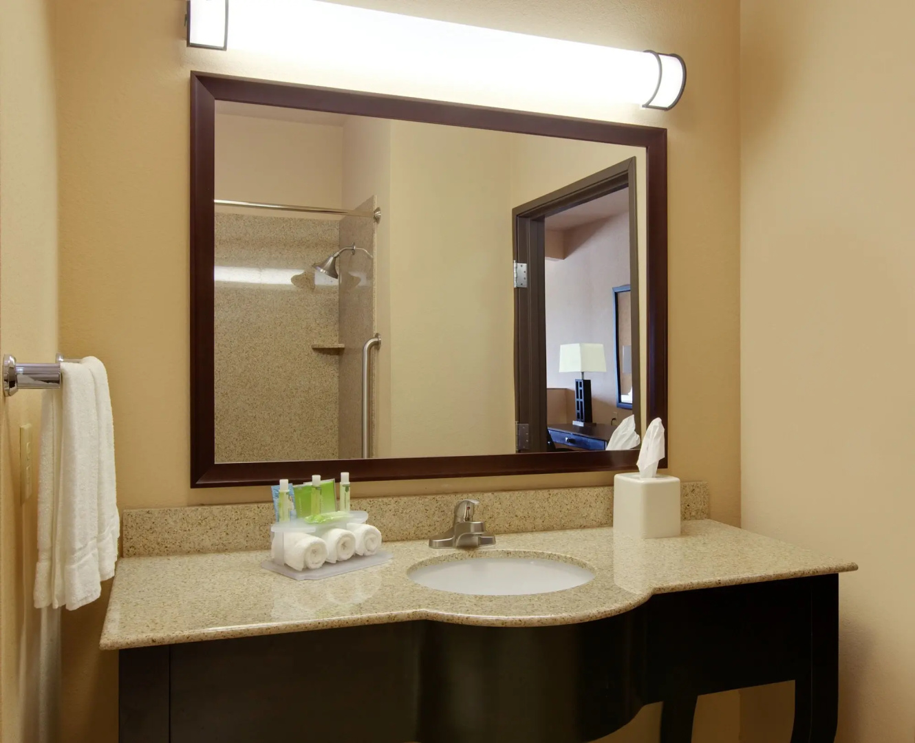 Holiday Inn Express Hotel & Suites Ennis by IHG
