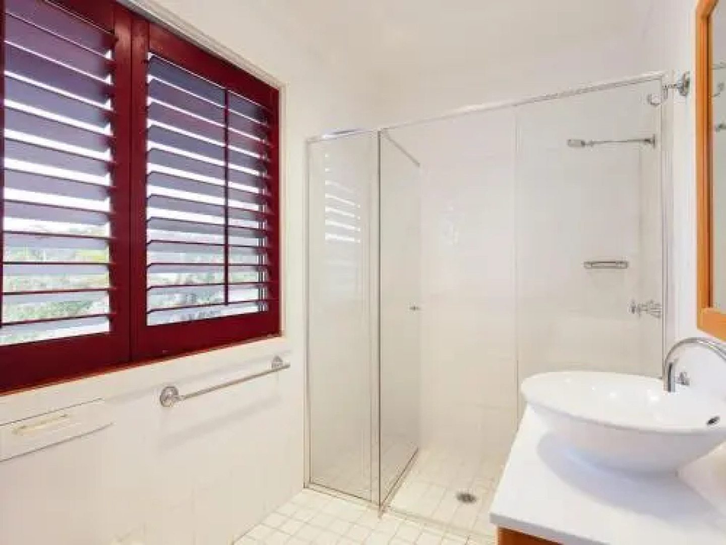 Beauty And The Beach', 88 Foreshore Drive - Large Home With Wifi And Water Views