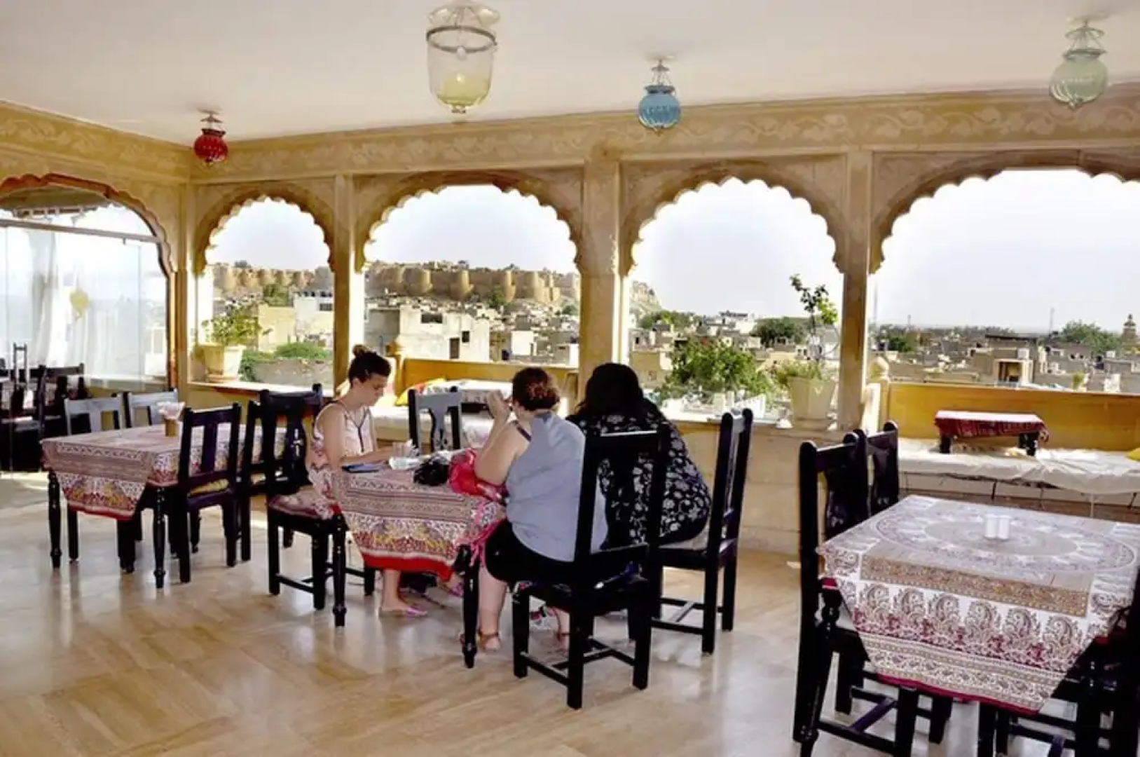 Vista Rooms at Patwa Haveli Road