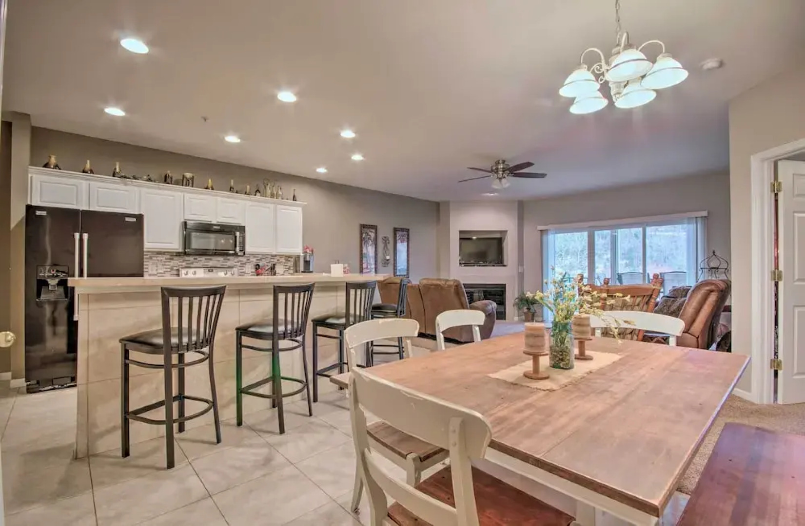 Spacious Lakefront Condo w/ Views in Camdenton!