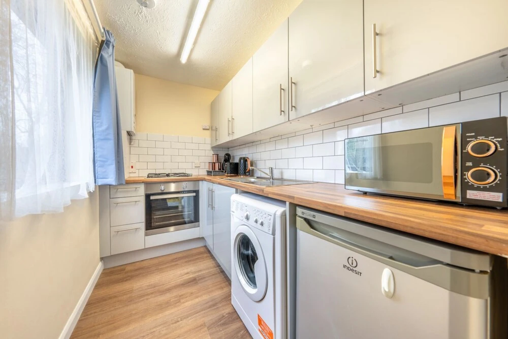 Staines Studio Apartment - Heathrow