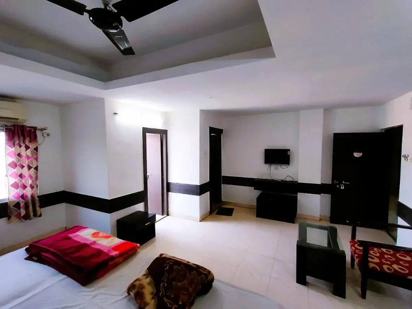 STAYMAKER Chakra Nayan Tara Sonu Inn