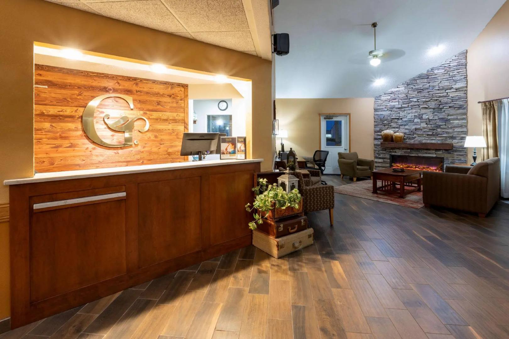 GrandStay Hotel & Suites