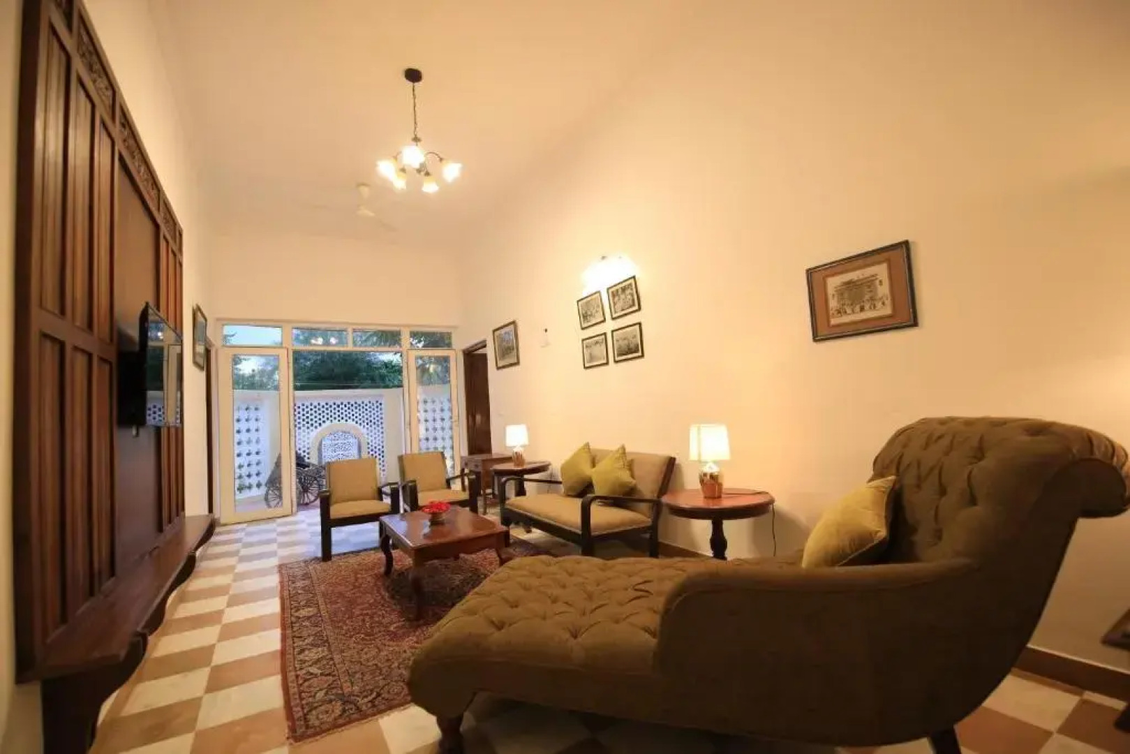 Roop Niwas Kothi, Near Mandawa