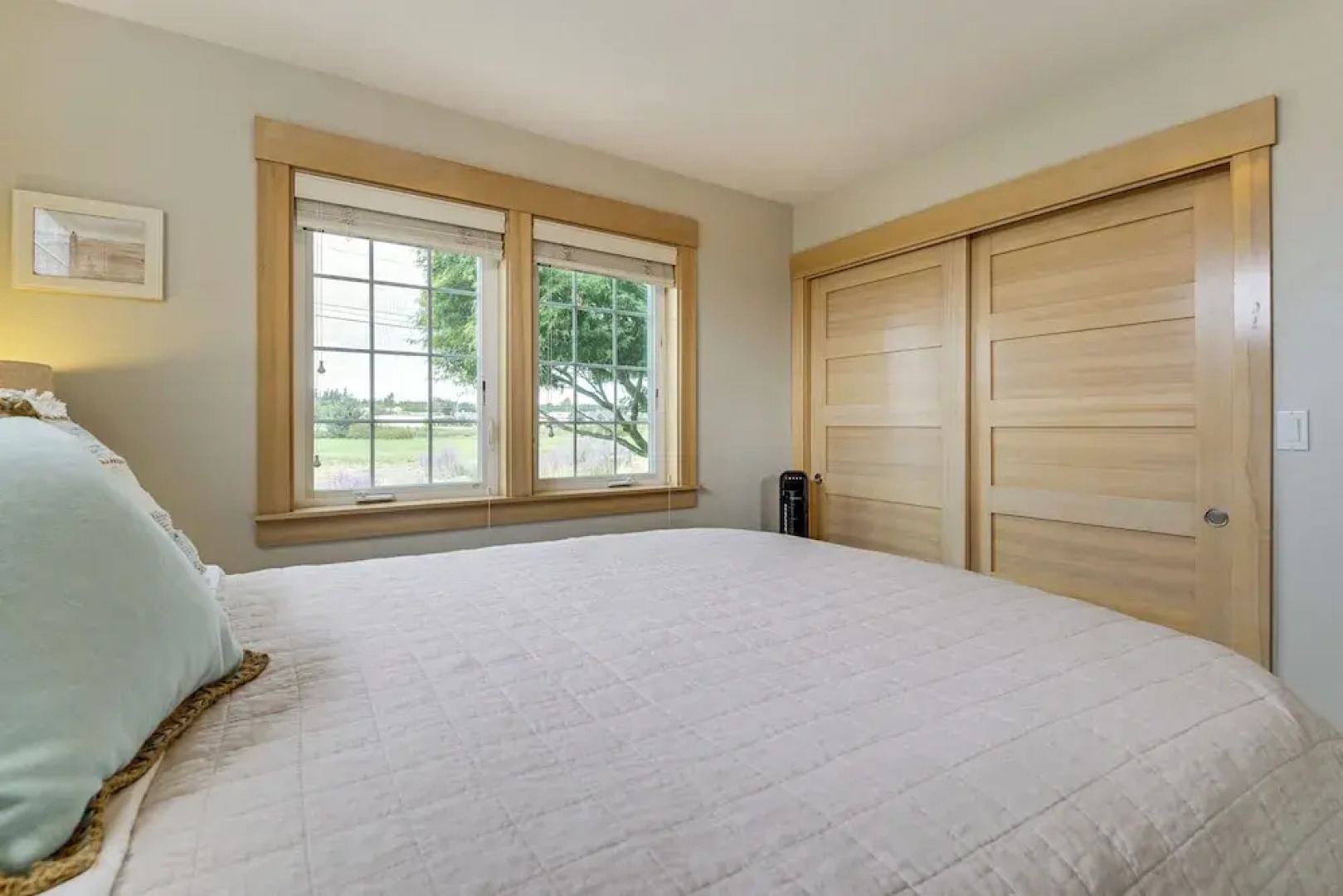 Steps to Beach: Home w/ Hot Tub in Oak Harbor!