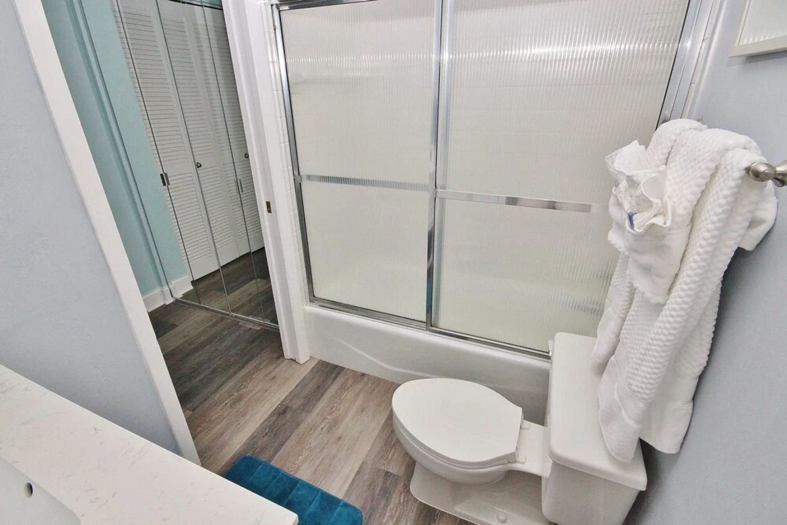 Daytona White Surf 405 Apartment 2