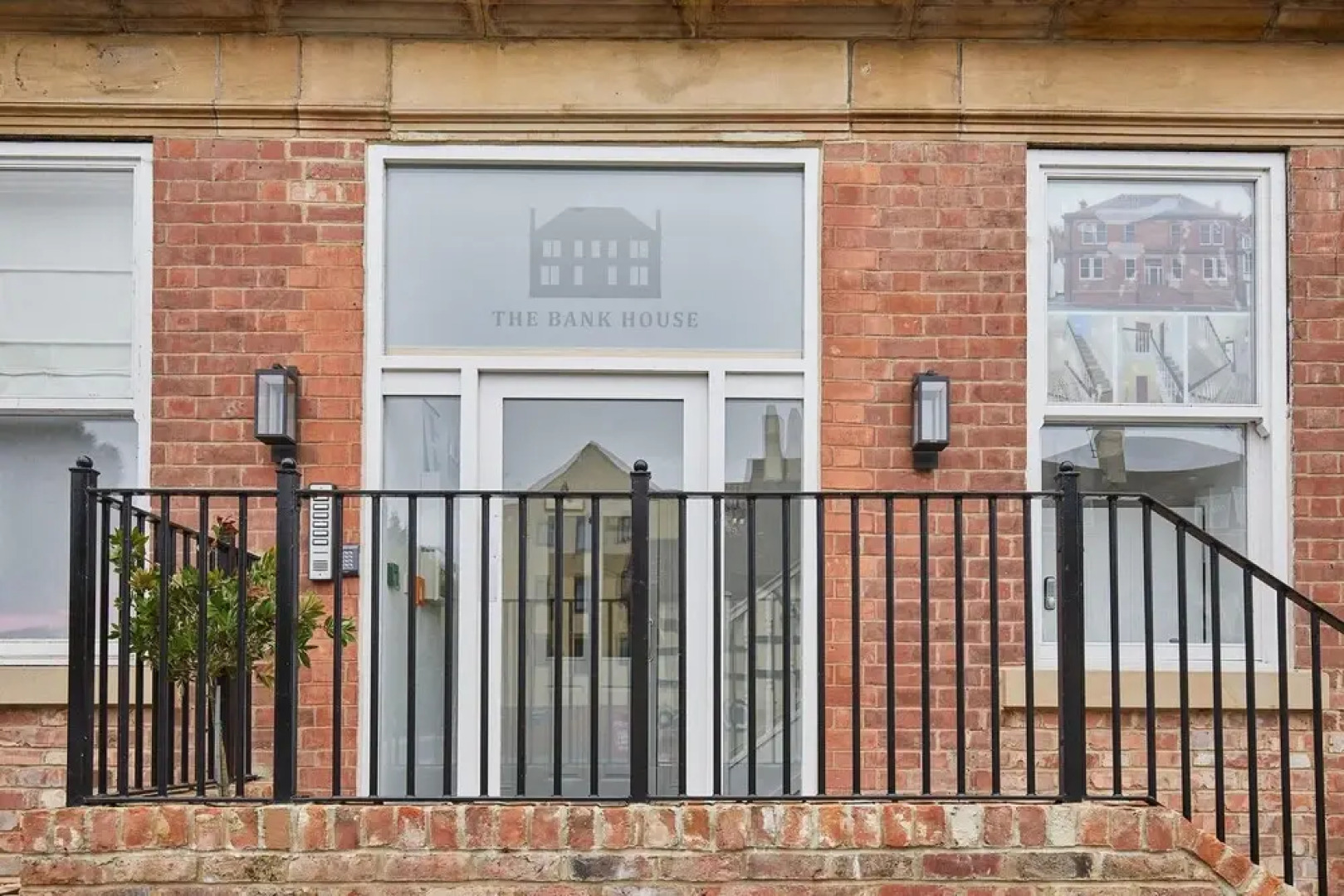 Host Stay 5 The Bank House