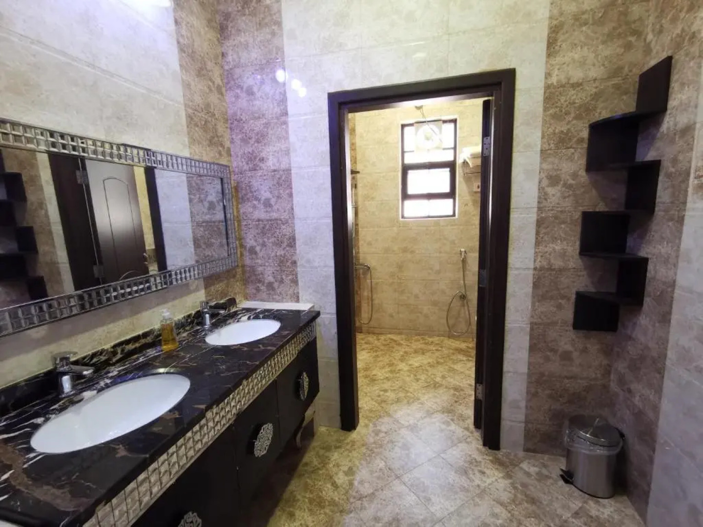 بيت العز السياحي Al-Ezz Tourist House