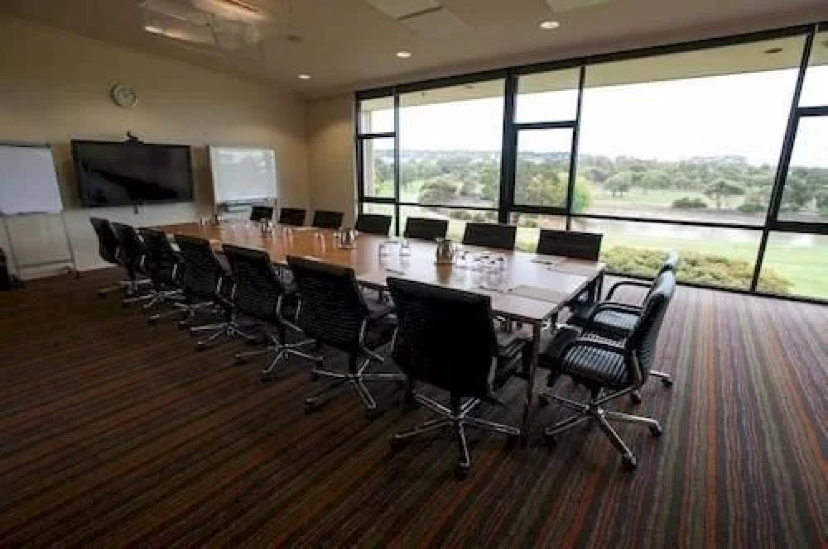 Deakin Management Centre