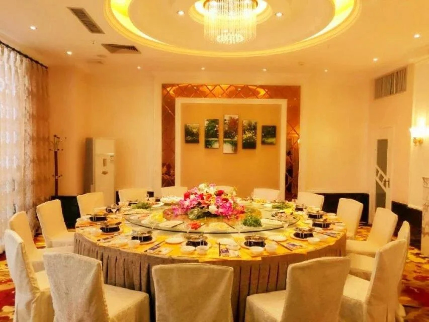 曲靖翠峰大酒店