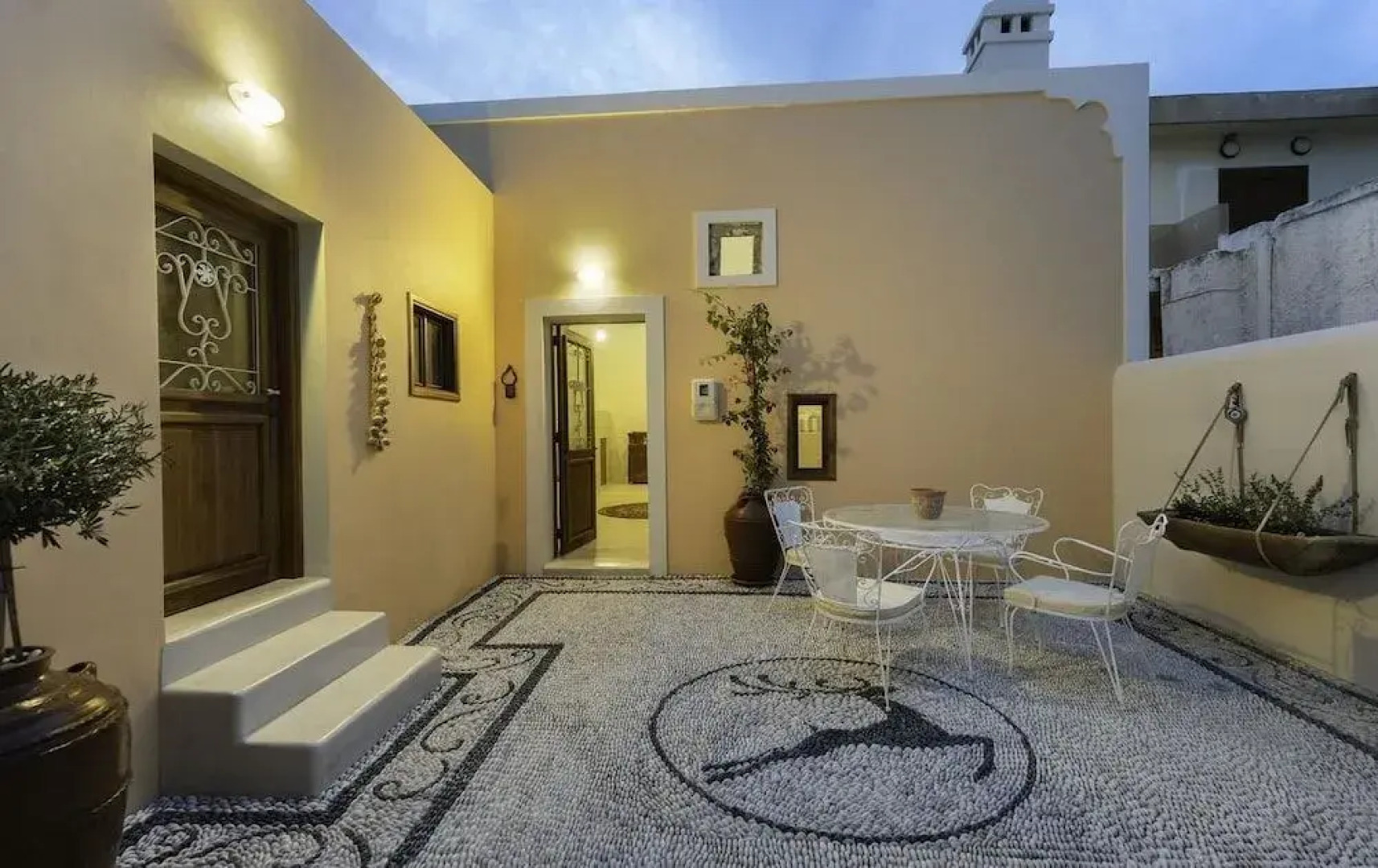 Rose Traditional House