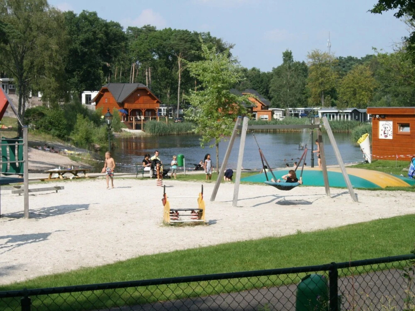 Modern Chalet With Combi-Microwave