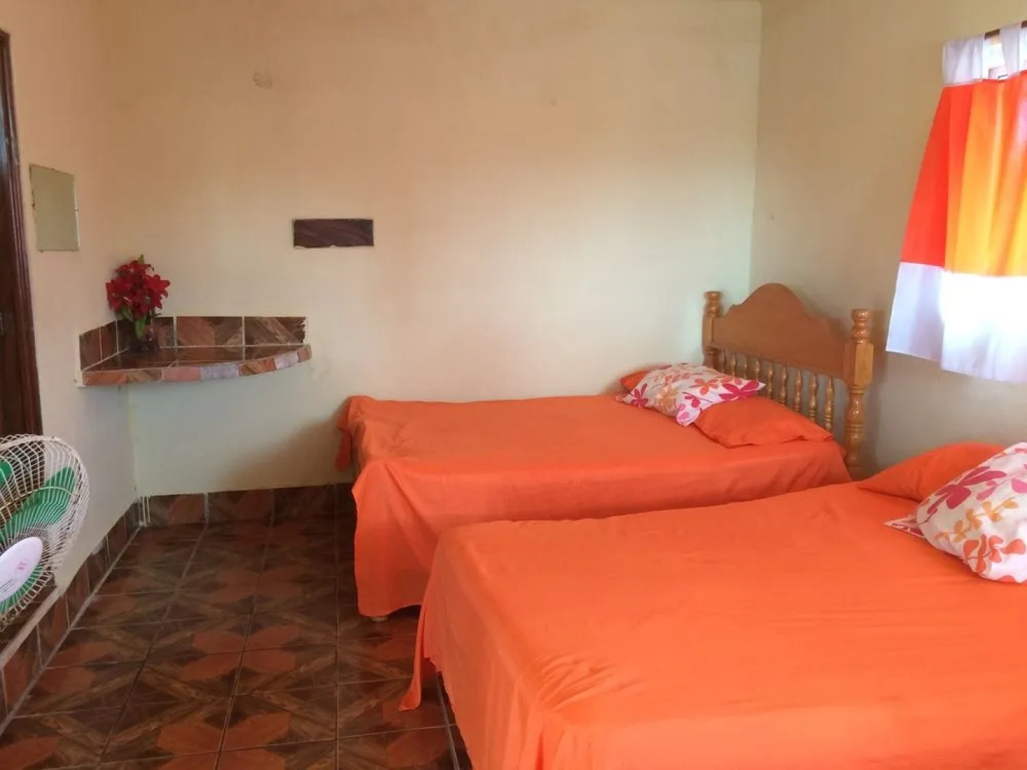 Tortugas Place Hotel y Bungalos