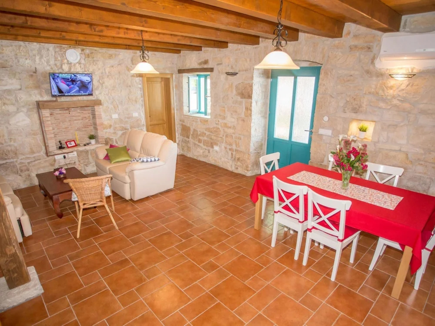 Villa in Medvidici With Pool Near Porec Beach