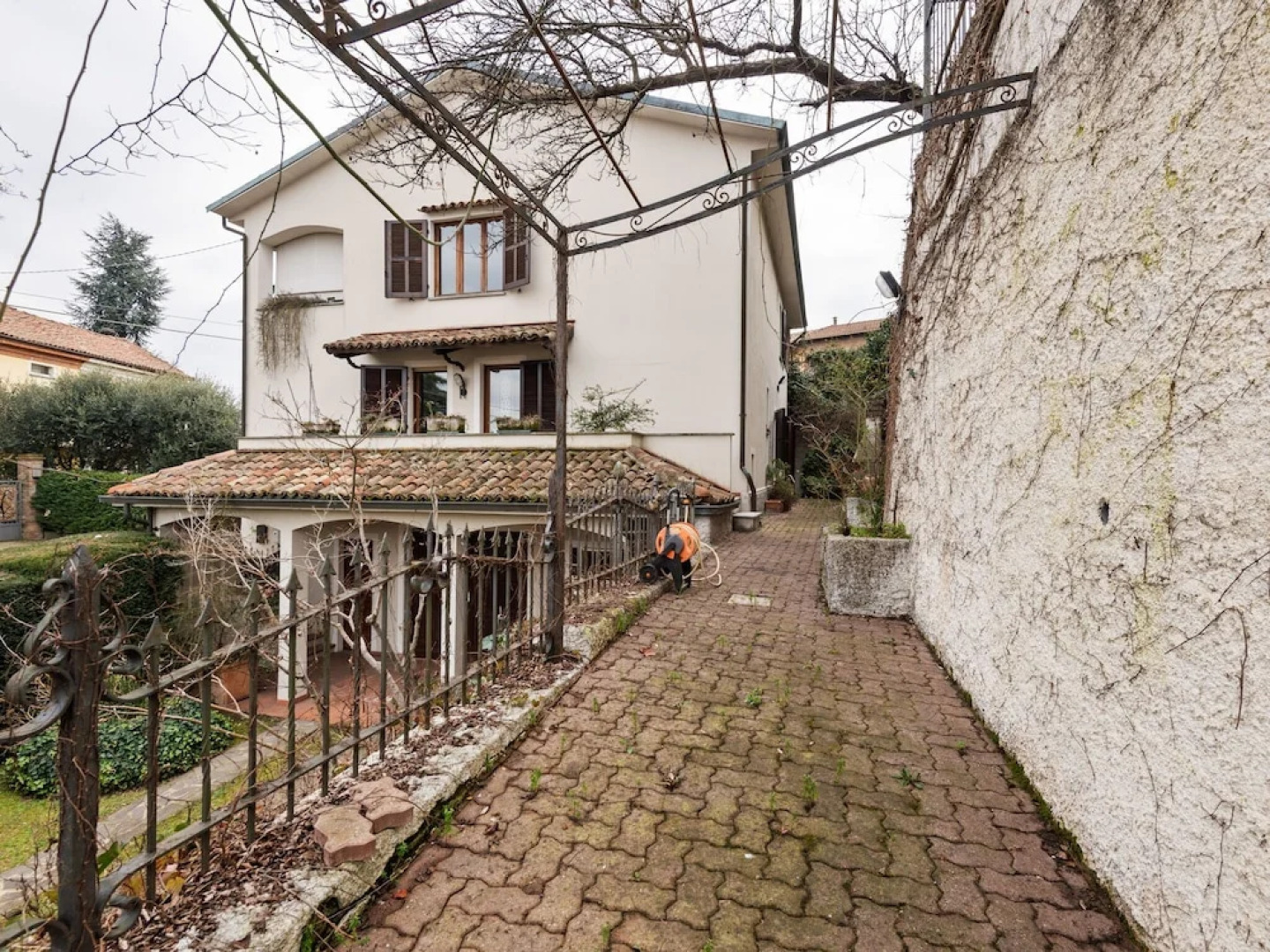 Attractive Holiday Home in Fontanile With Garden and Barbecue