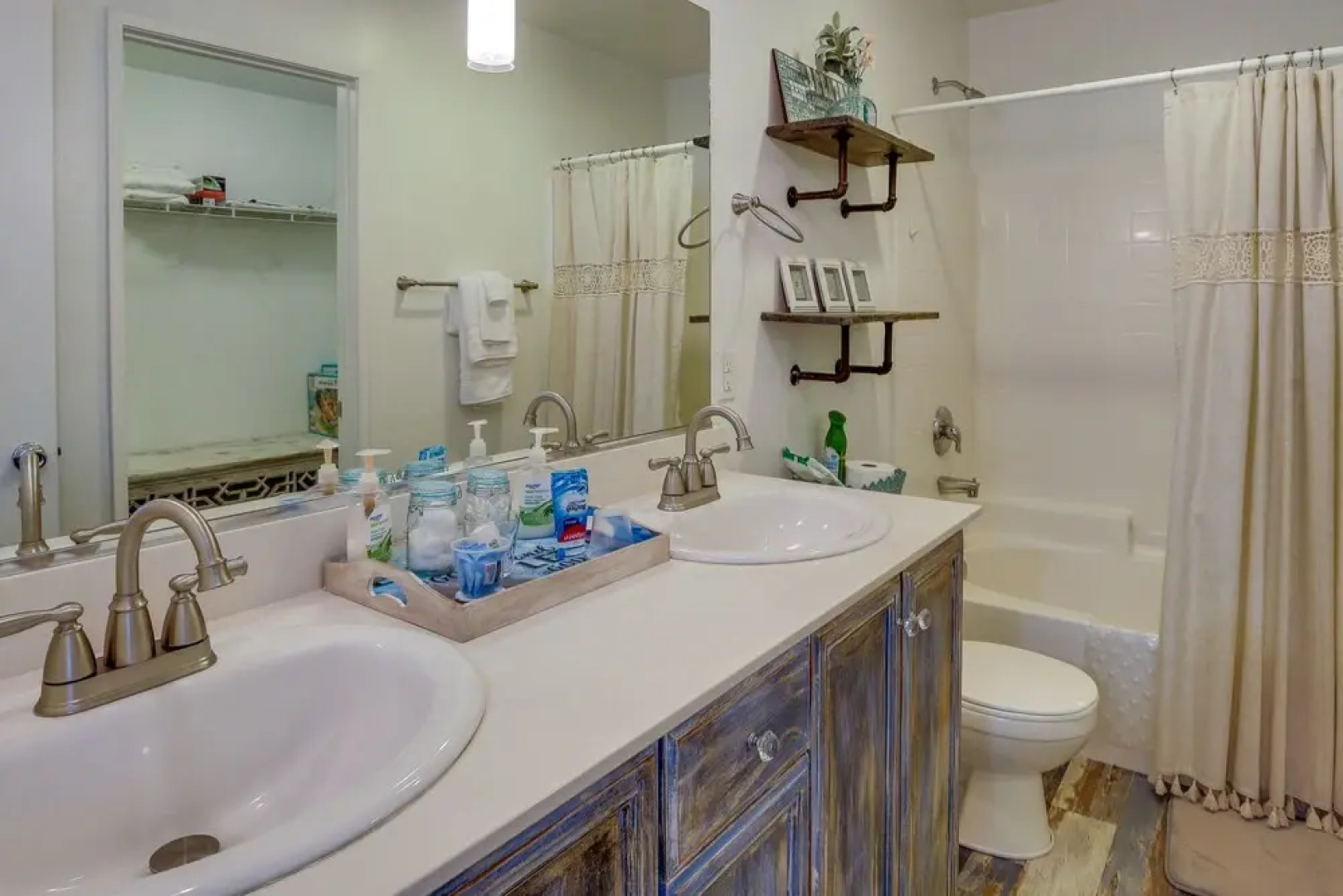 Patio, Fire Pit: Family-friendly Coachella Home!